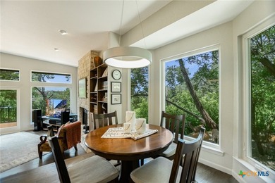 Experience gorgeous views, modern luxury, and a prime location - photo 13