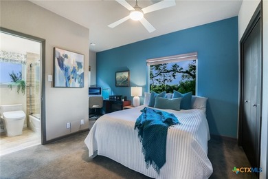 Experience gorgeous views, modern luxury, and a prime location - photo 16