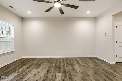Seller's loss is your gain! MOVE IN READY - PRICED TO SELL! - photo 22