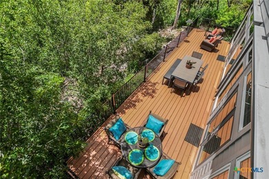 Experience gorgeous views, modern luxury, and a prime location - photo 24