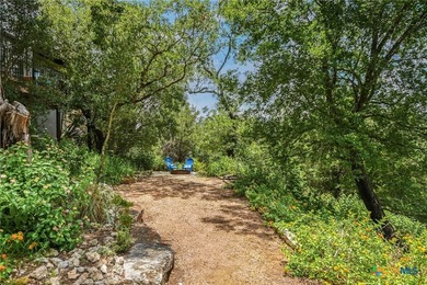 Experience gorgeous views, modern luxury, and a prime location - photo 27