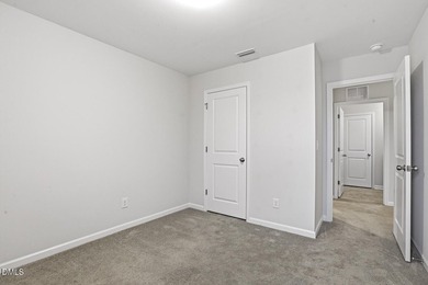 Seller's loss is your gain! MOVE IN READY - PRICED TO SELL! - photo 33