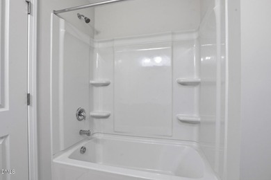 Seller's loss is your gain! MOVE IN READY - PRICED TO SELL! - photo 35