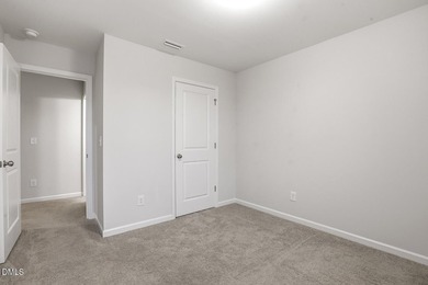 Seller's loss is your gain! MOVE IN READY - PRICED TO SELL! - photo 37