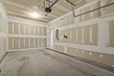 Seller's loss is your gain! MOVE IN READY - PRICED TO SELL! - photo 40