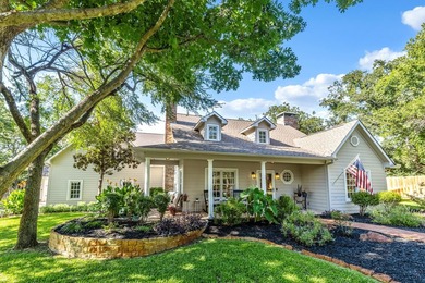Discover an extraordinary lakeside retreat nestled in one of Oak - photo 4