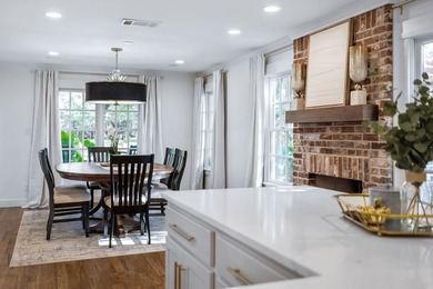 Discover an extraordinary lakeside retreat nestled in one of Oak - photo 8