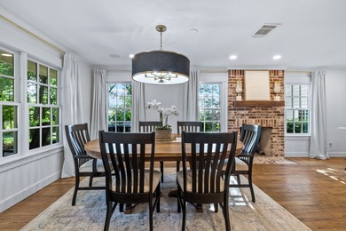 Discover an extraordinary lakeside retreat nestled in one of Oak - photo 9