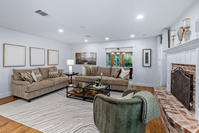 Discover an extraordinary lakeside retreat nestled in one of Oak - photo 10