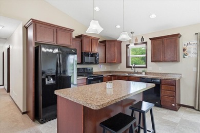 Welcome to this spacious 5-bedroom, 3-bathroom home offering - photo 3