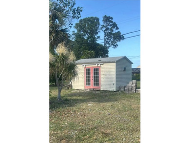 Welcome to a great home in the perfect location! This house with - photo 14