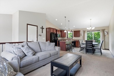 Welcome to this spacious 5-bedroom, 3-bathroom home offering - photo 9