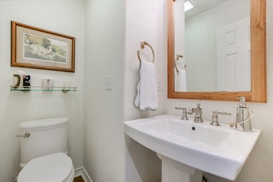 BERMUDA BUNGALOW IN SUNRISE BEACH! Tucked beneath mature trees - photo 9