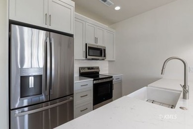 Discover luxury living at The Kivas at Catori Canyon. This - photo 15