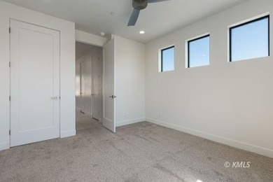 Discover luxury living at The Kivas at Catori Canyon. This - photo 19