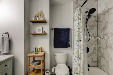 Tucked away on the desirable south end of the island, 11 - photo 34