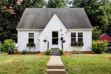 Lake Menomin Home Sale Pending in Menomonie Wisconsin