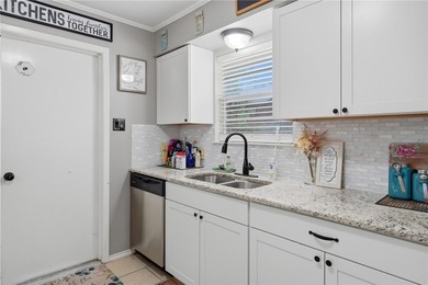Welcome to this beautifully maintained 4-bedroom, 2-bathroom - photo 12