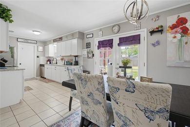 Welcome to this beautifully maintained 4-bedroom, 2-bathroom - photo 15