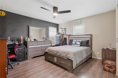 Welcome to this beautifully maintained 4-bedroom, 2-bathroom - photo 16