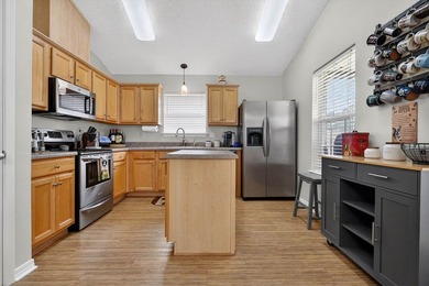 Ocean Springs home on a quiet cul-de-sac, framed with beautiful - photo 9