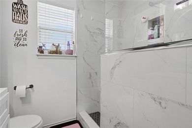 Welcome to this beautifully maintained 4-bedroom, 2-bathroom - photo 23