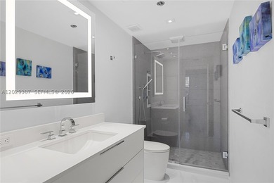 *Stunning High-Rise Condo - Fully Renovated & Luxurious Living - photo 23