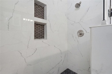 Welcome to this beautifully maintained 4-bedroom, 2-bathroom - photo 24