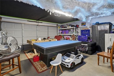 Welcome to this beautifully maintained 4-bedroom, 2-bathroom - photo 25