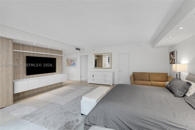 *Stunning High-Rise Condo - Fully Renovated & Luxurious Living - photo 26