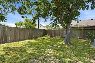 Welcome to this beautifully maintained 4-bedroom, 2-bathroom - photo 29