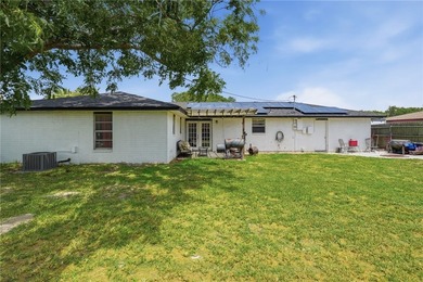 Welcome to this beautifully maintained 4-bedroom, 2-bathroom - photo 31