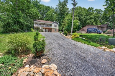 Welcome home to a canvas of possibility! Step into this - photo 31
