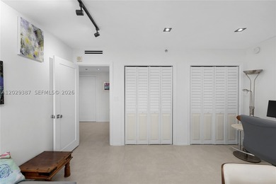*Stunning High-Rise Condo - Fully Renovated & Luxurious Living - photo 31