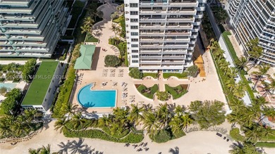 *Stunning High-Rise Condo - Fully Renovated & Luxurious Living - photo 41