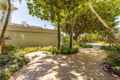 *Stunning High-Rise Condo - Fully Renovated & Luxurious Living - photo 42