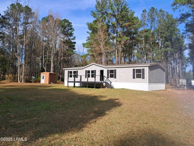 Lake Home For Sale in Ruffin, South Carolina