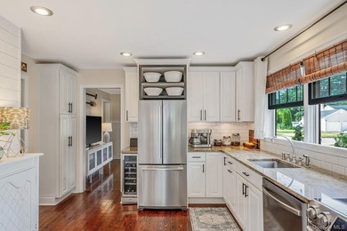 Timeless 1948 charm meets thoughtful modern living in this - photo 15