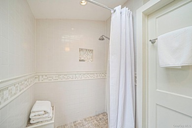 Timeless 1948 charm meets thoughtful modern living in this - photo 25