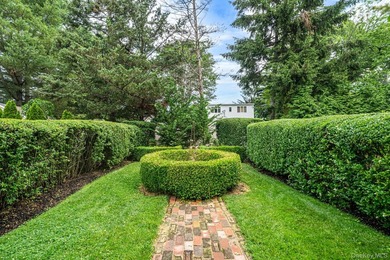 Timeless 1948 charm meets thoughtful modern living in this - photo 34