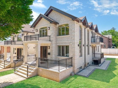 Prime Bayside location just two blocks from Bell Blvd - photo 4