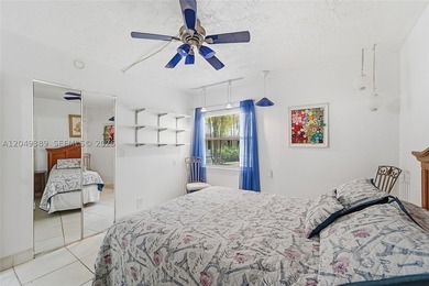 Welcome to this well maintained condo offering the perfect blend - photo 22