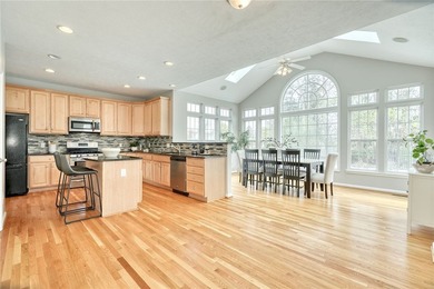 LIGHT! VOLUME! OPEN SPACE! Stunning Webster, NY home with SCALE - photo 18