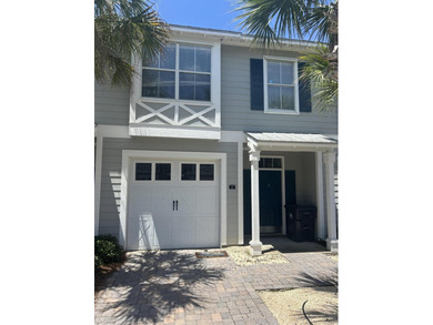 Come look at this beautiful spacious townhome tucked away in the - photo 1