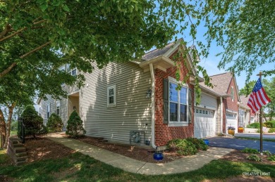 Lake Townhome/Townhouse For Sale in Aurora, Illinois