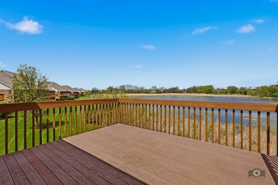 Welcome to this BEAUTIFUL END-UNIT townhome perfectly positioned - photo 13