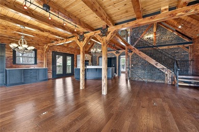 Lakefront retreat on Beaver Lake just 15 minutes from Downtown - photo 14