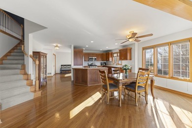 Welcome to this BEAUTIFUL END-UNIT townhome perfectly positioned - photo 15