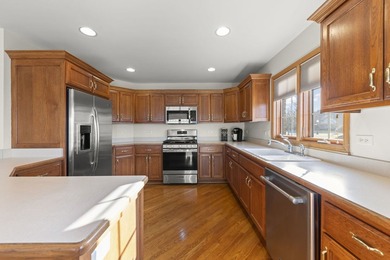 Welcome to this BEAUTIFUL END-UNIT townhome perfectly positioned - photo 17