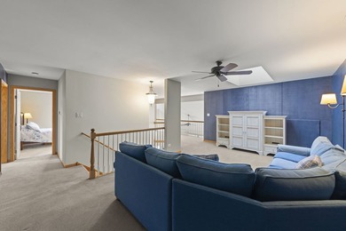 Welcome to this BEAUTIFUL END-UNIT townhome perfectly positioned - photo 24